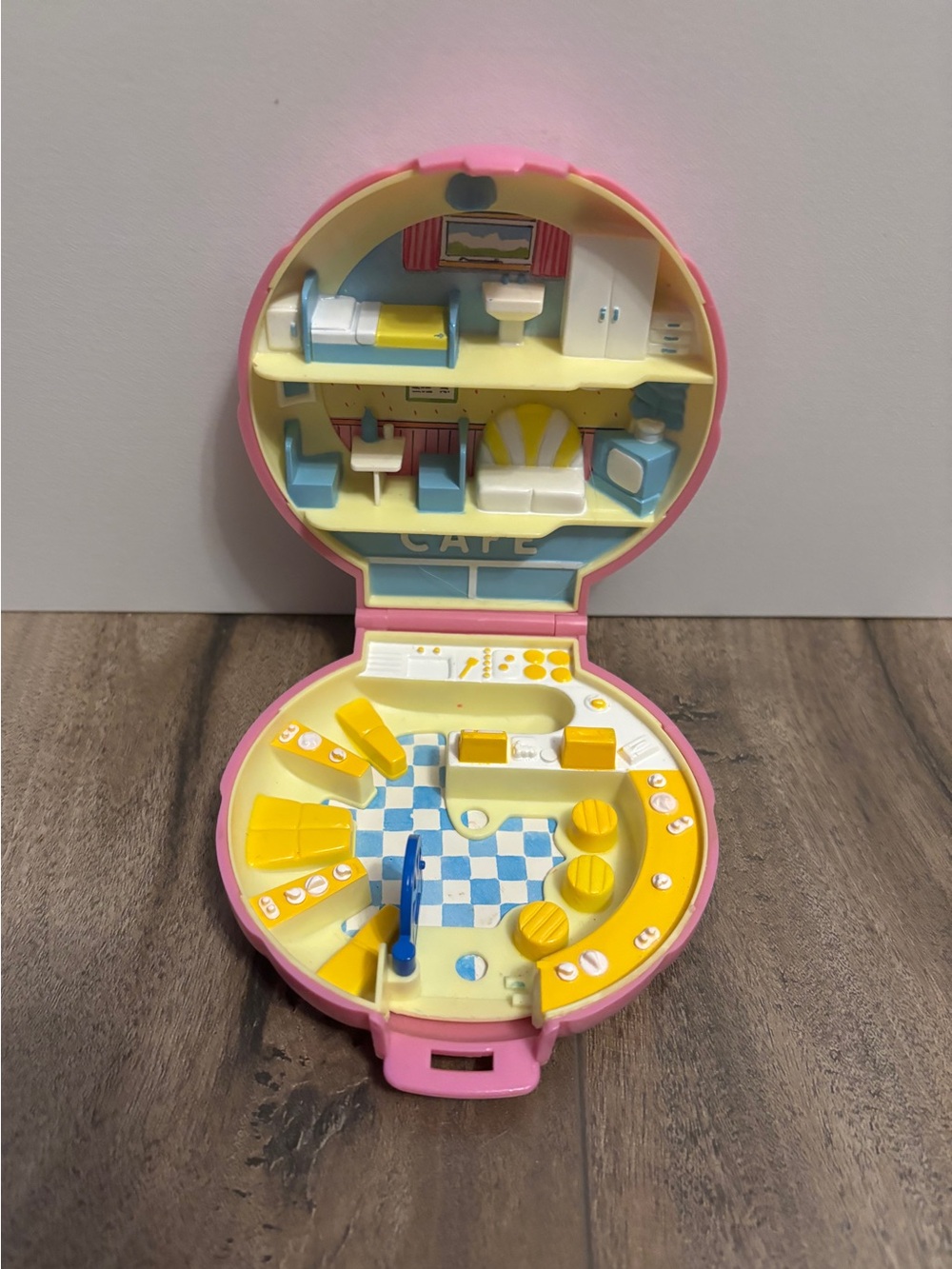 Vintage 1989 Polly Pocket Polly’s Cafe